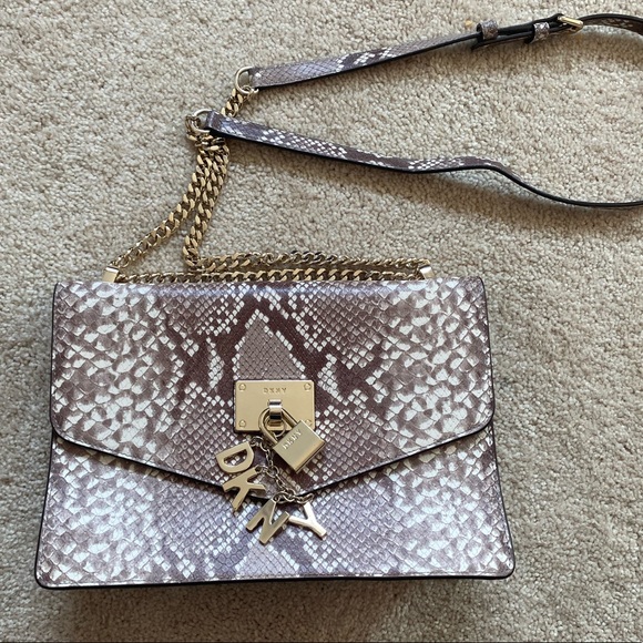 Snakeskin Flap Purse - Picture 3 of 8